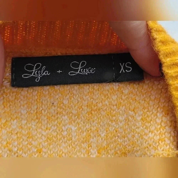 Lyla & Luxe Mango (yellow)/White Carter Check Sweater, size XS - Picture 9 of 9